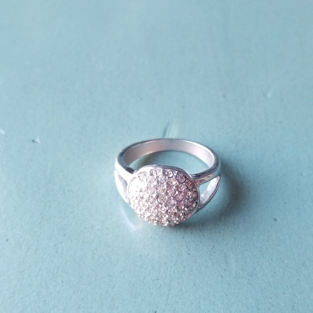 Beautiful Jewel Kade Ring. - Picture 2 of 3